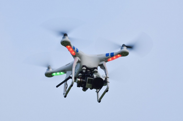 camera-drone-fly-109003